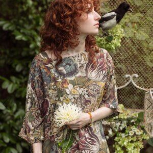 Dreamy Market of Stars Loose Tunic Top with Flowers and Bees - Lg, Extra Lg